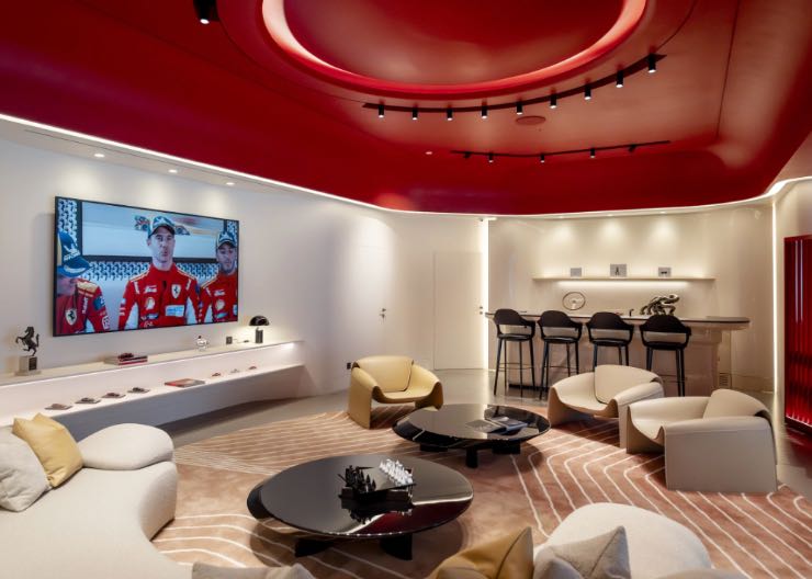 Ferrari concessionario Corporate Identity a Roma