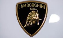 La Lamborghini Urus più bizzarra mai vista: l'hanno stravolta e sul web è polemica (FOTO)