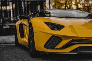 Porta la Lamborghini in officina: il preventivo è altissimo, prende una decisione che fa il giro del web (VIDEO)