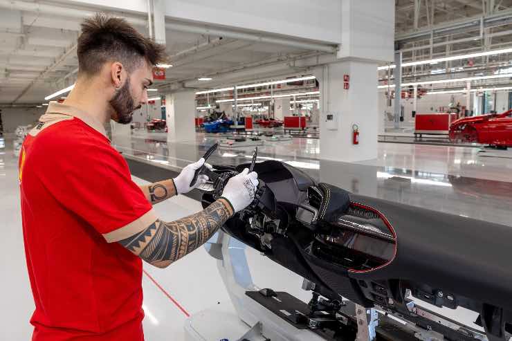 Lavoratori Ferrari scioperi e richieste a Maranello
