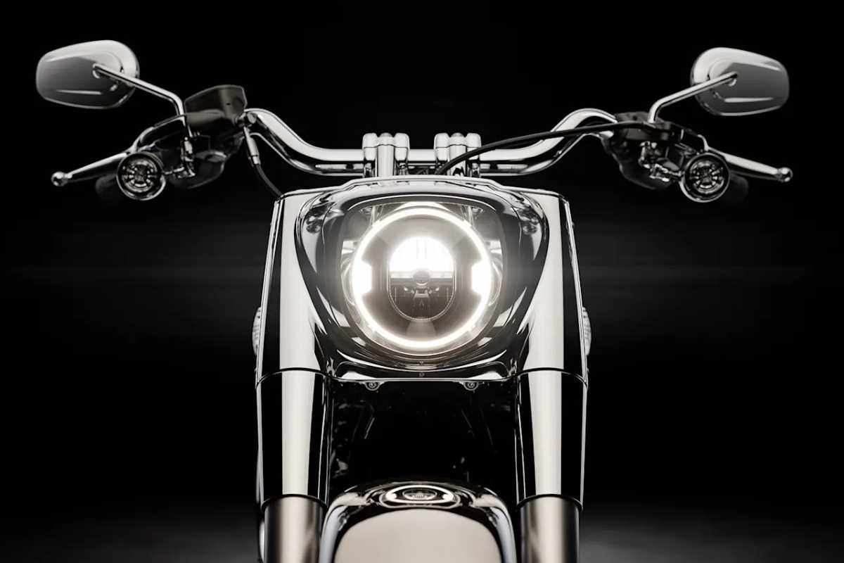 Harley-Davidson presenta un nuovo mostro: prezzo record e stile old school, costa quanto un SUV
