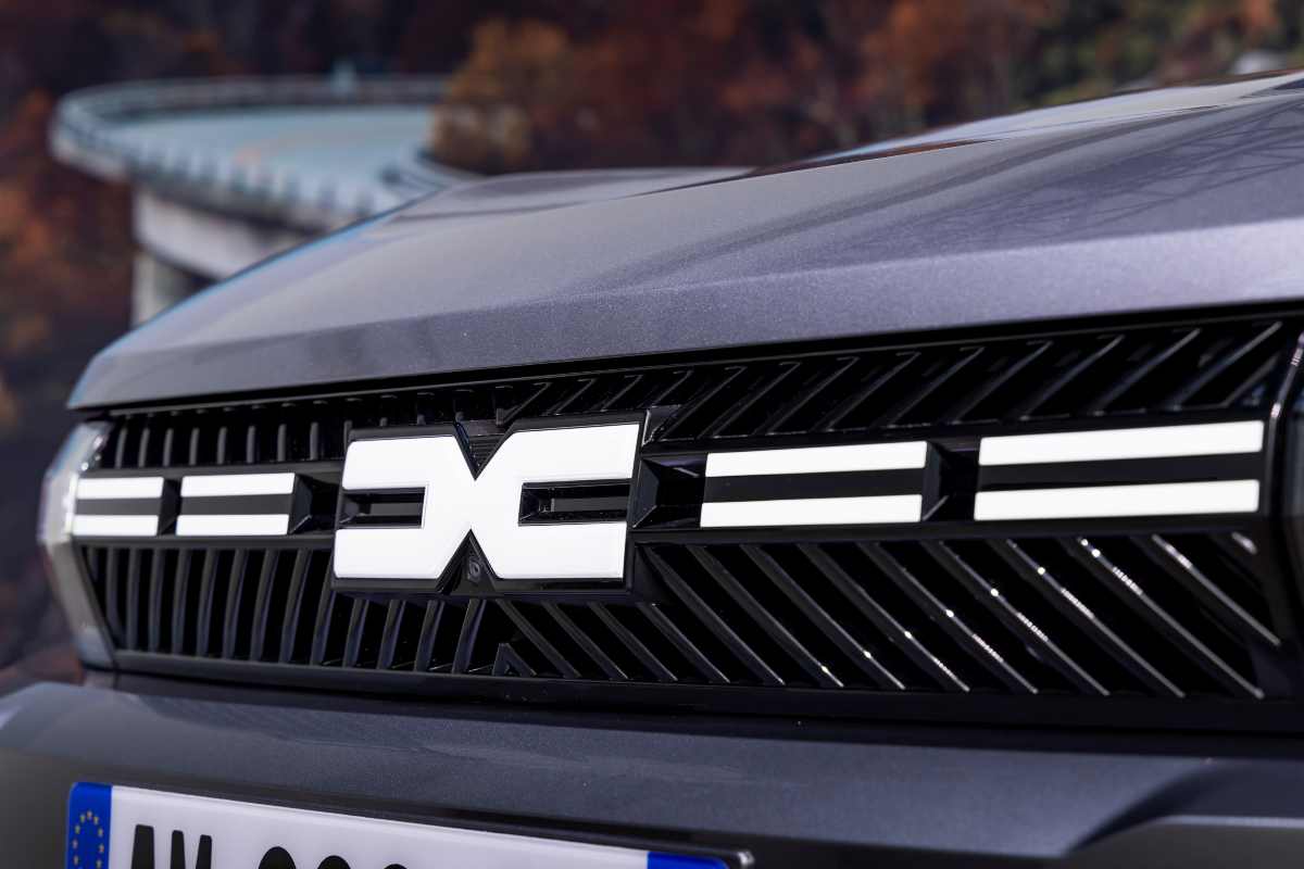 Scatta il richiamo per queste auto a GPL: allarme per la Dacia, il rischio per la sicurezza è enorme