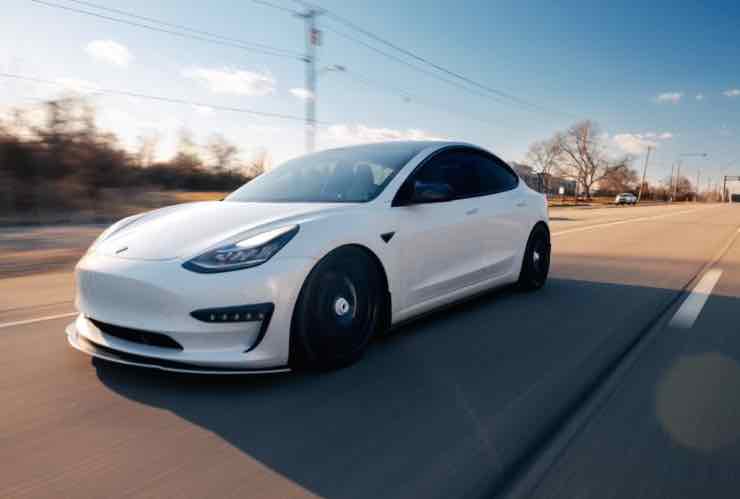 Auto elettrica funzione rigenerativa