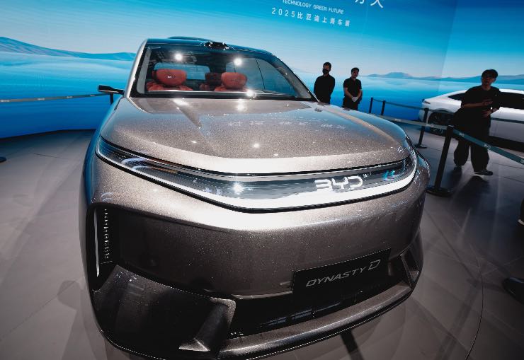 BYD sfruttamento condizioni di lavoro estreme