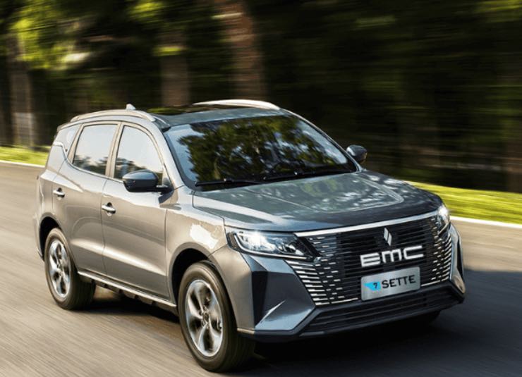 EMC 7 sfida la Dacia