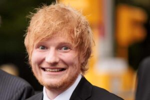 Ed Sheeran in Italia sulla Vespa