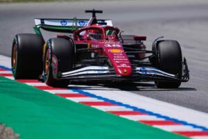 Ferrari prova a cambiare tutto