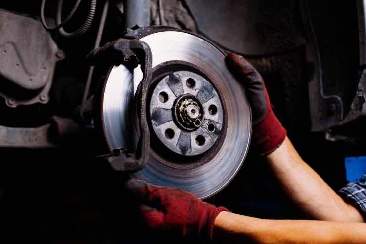 Freni auto 83% inquinamento in meno