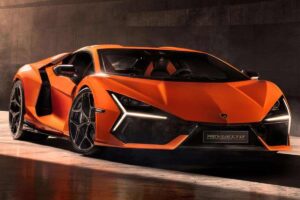 Il mistero di una Lamborghini lanciata a tutta velocità in autostrada: qualcosa non torna (VIDEO)