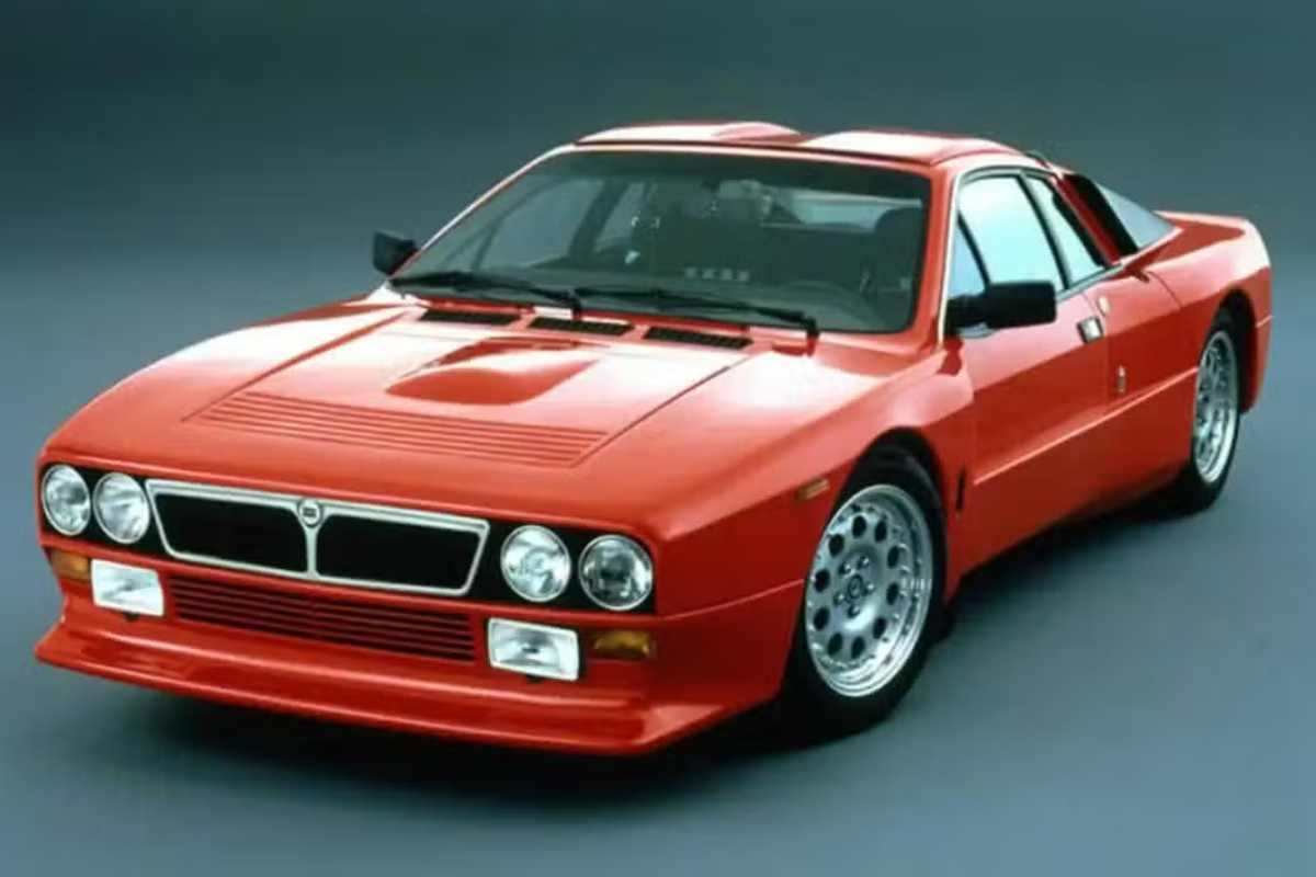 La Lancia Rally 037 Stradale 