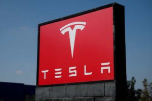 Tesla si lancia in un nuovo settore