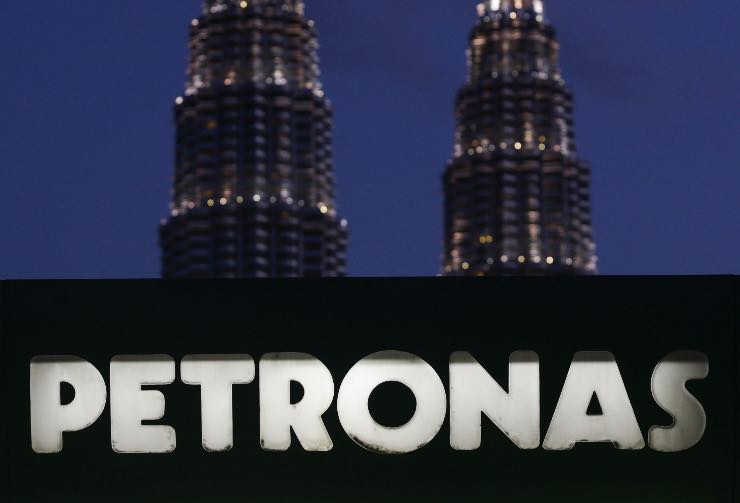 Petronas perde la commessa sull'olio Selenia
