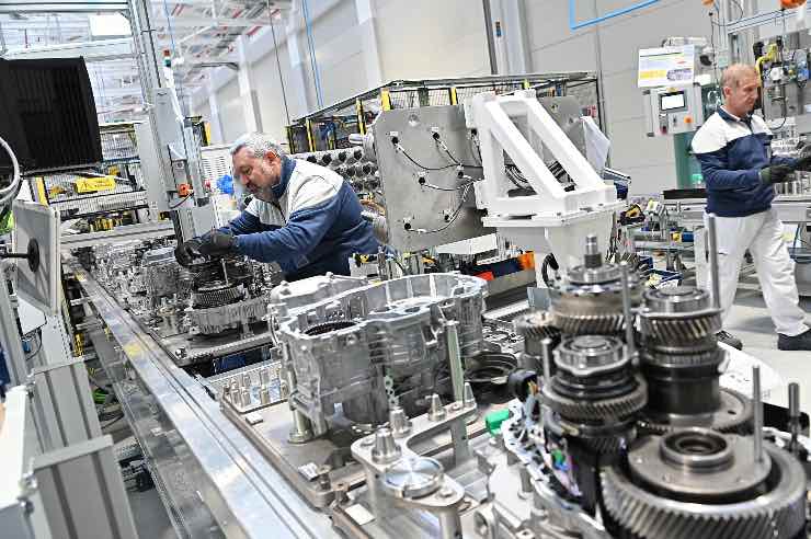 Stellantis lavoratori via in 265 da Cassino