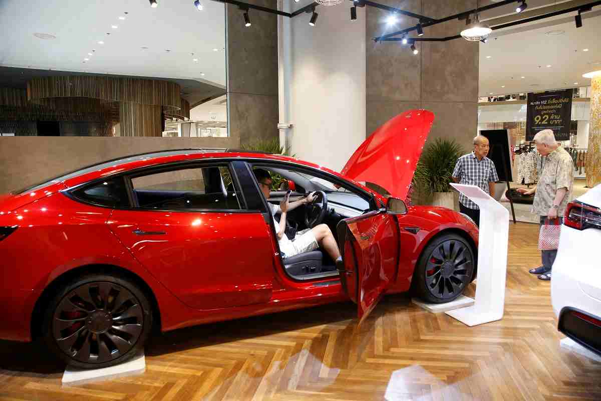 Tesla 3 euro per fare 100 km