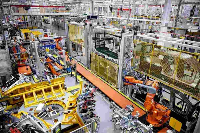 La mitica azienda italiana rischia la cessione: ci sono migliaia di dipendenti che ora tremano