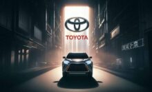 La Toyota ora sfida la Tesla: l'auto che costa solo 16.000 euro e ha tutto quello che ti serve dentro e fuori