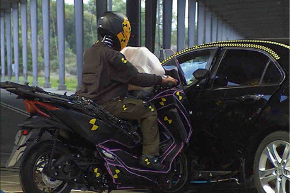 Sicurezza airbag bordo delle moto