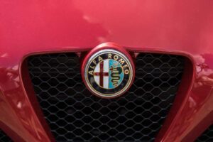 Alfa Romeo attacca la Jeep