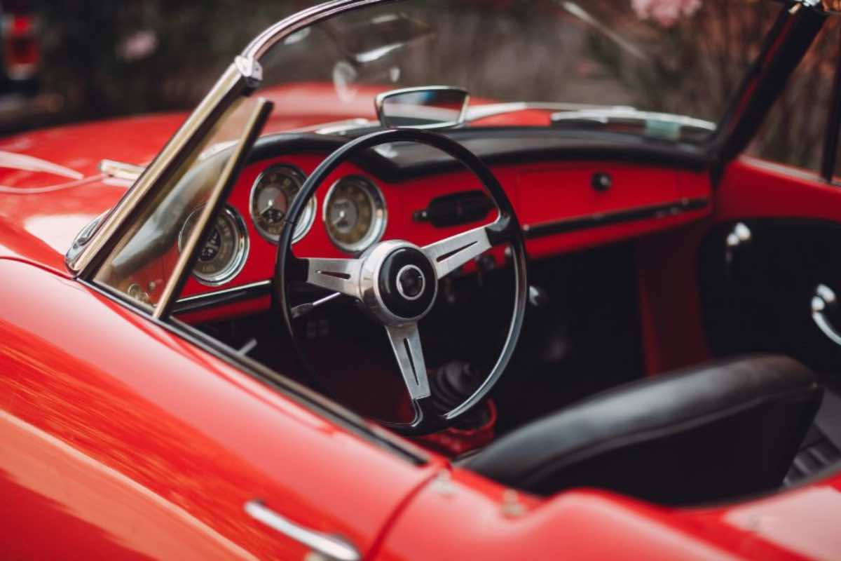 Le auto d'epoca sono destinate a sparire? C'è un carburante speciale che può salvarle