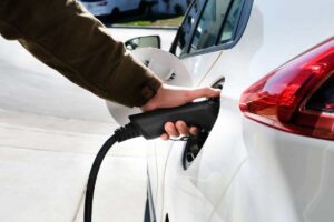 Questa è l'auto elettrica più economica del mondo: costa meno di uno smartphone ed ha anche una buona autonomia