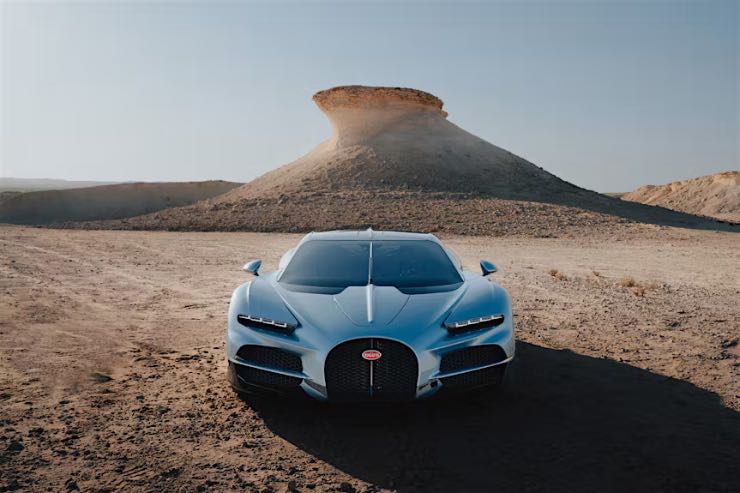 Bugatti Tourbillon con motore V16