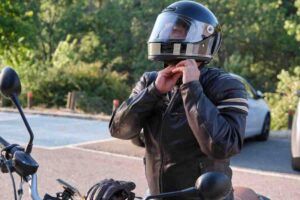 Nuovo obbligo sulle moto: potrebbe salvarvi la vita, da quando entra in vigore e a cosa serve