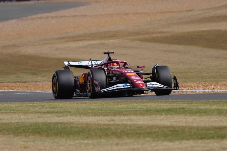 Charles Leclerc problema all'idroguida