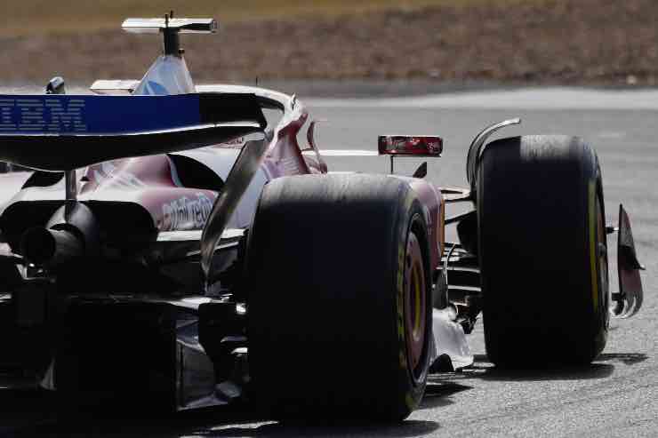 Charles Leclerc debutta la nuova sospensione posteriore