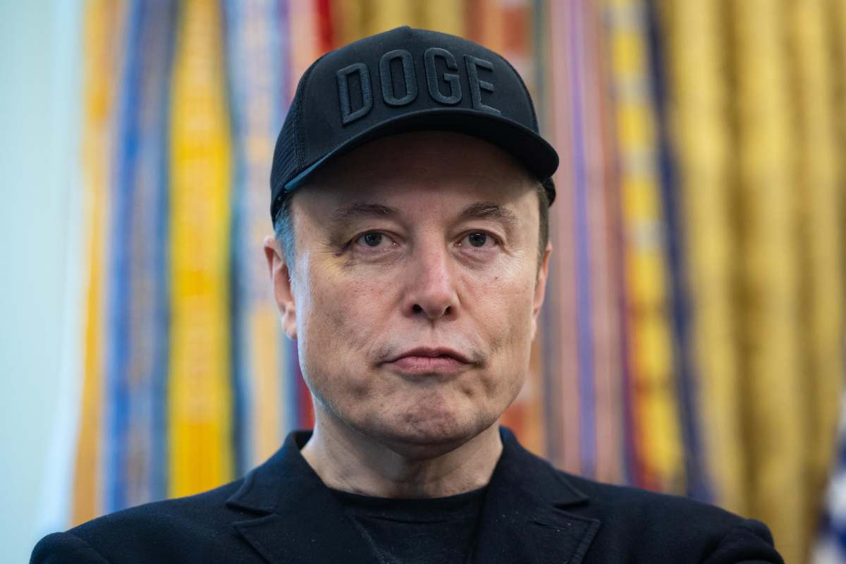 Elon Musk si prende casa Ferrari
