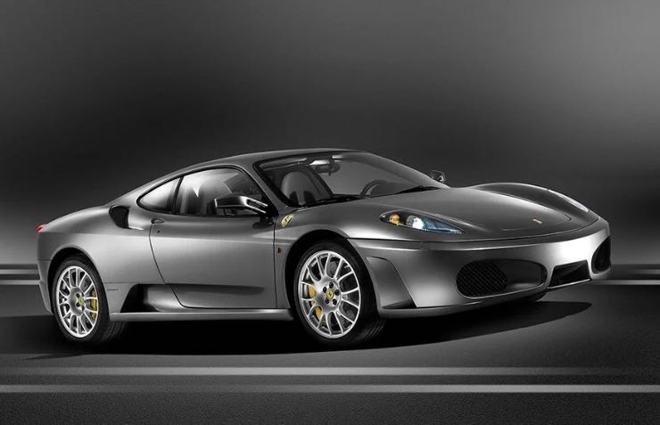 Ferrari F430 demolita era una Toyota