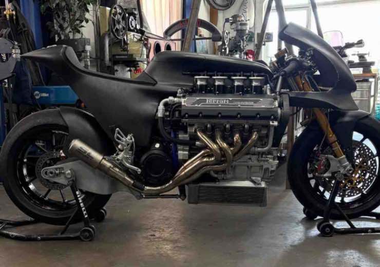 HF355 con motore Ferrari V8 da 400 cavalli
