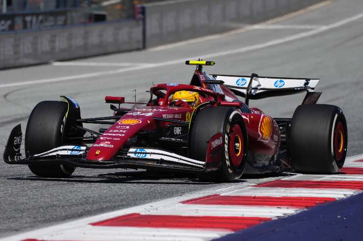 Lewis Hamilton la Ferrari deve concentrarsi sul 2026