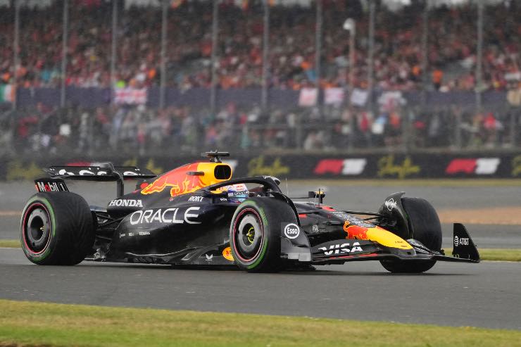 Max Verstappen per Johnny Herbert deve cambiare squadra