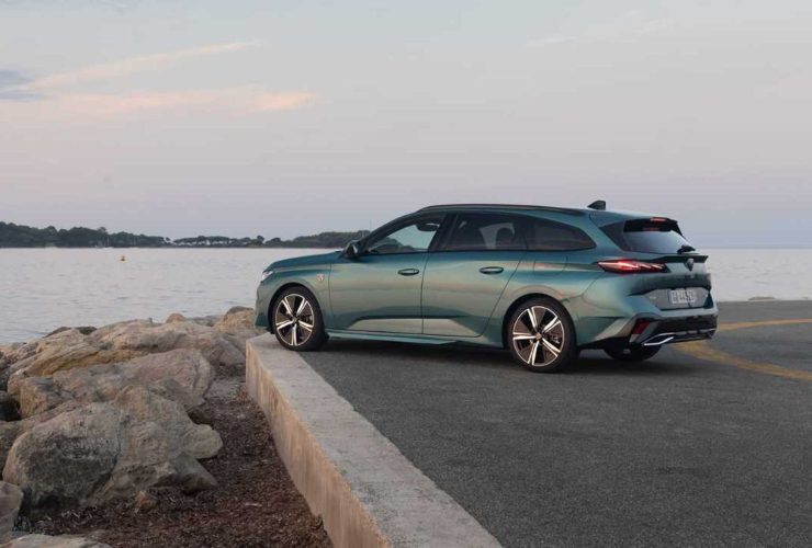 Peugeot 308 SW che efficienza per l'ibrido