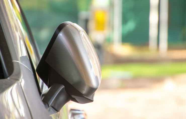 Specchietto chiuso maggiore rischio di incidente