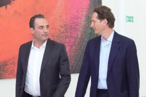 Stellantis, Elkann e Filosa provano a salvare FIAT, Jeep e tutti gli altri marchi: spunta un asso nella manica