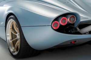Ferrari messa al tappeto, la supercar italiana ha un nuovo mostro: motore V12 e 800 CV di potenza pura