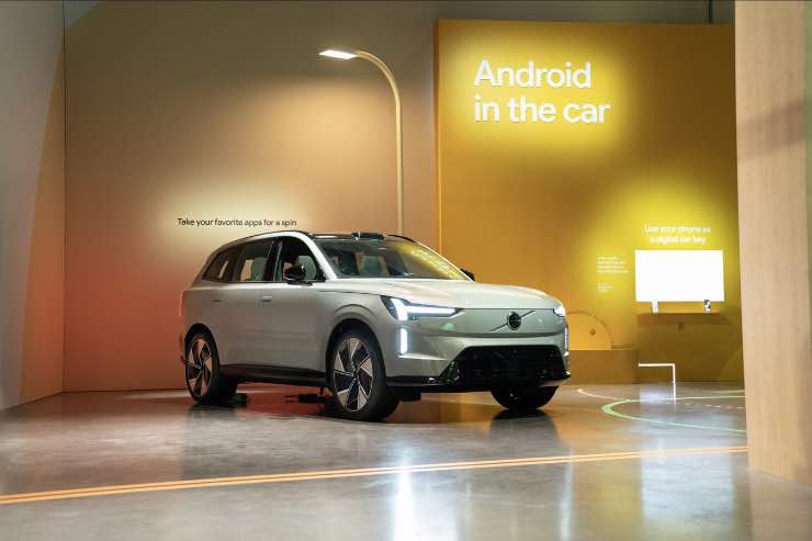 Volvo XC90 problemi al portellone