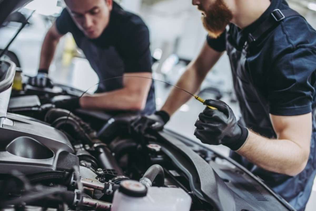 Auto i dettagli sull'usato