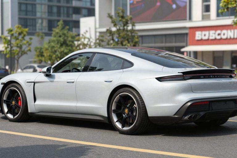 Porsche Taycan: stop produzione previsto entro il 2030