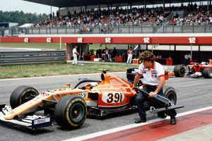 F1, Ayrton Senna: Iconica foto all'Eau Rouge-Raidillon