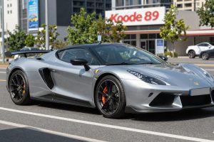 Ken Okuyama Kode89: Sportiva esclusiva V12