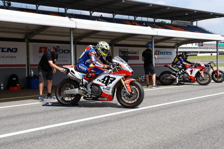 Eventi, McGuinness: successo nella Historic Senior al Classic TT