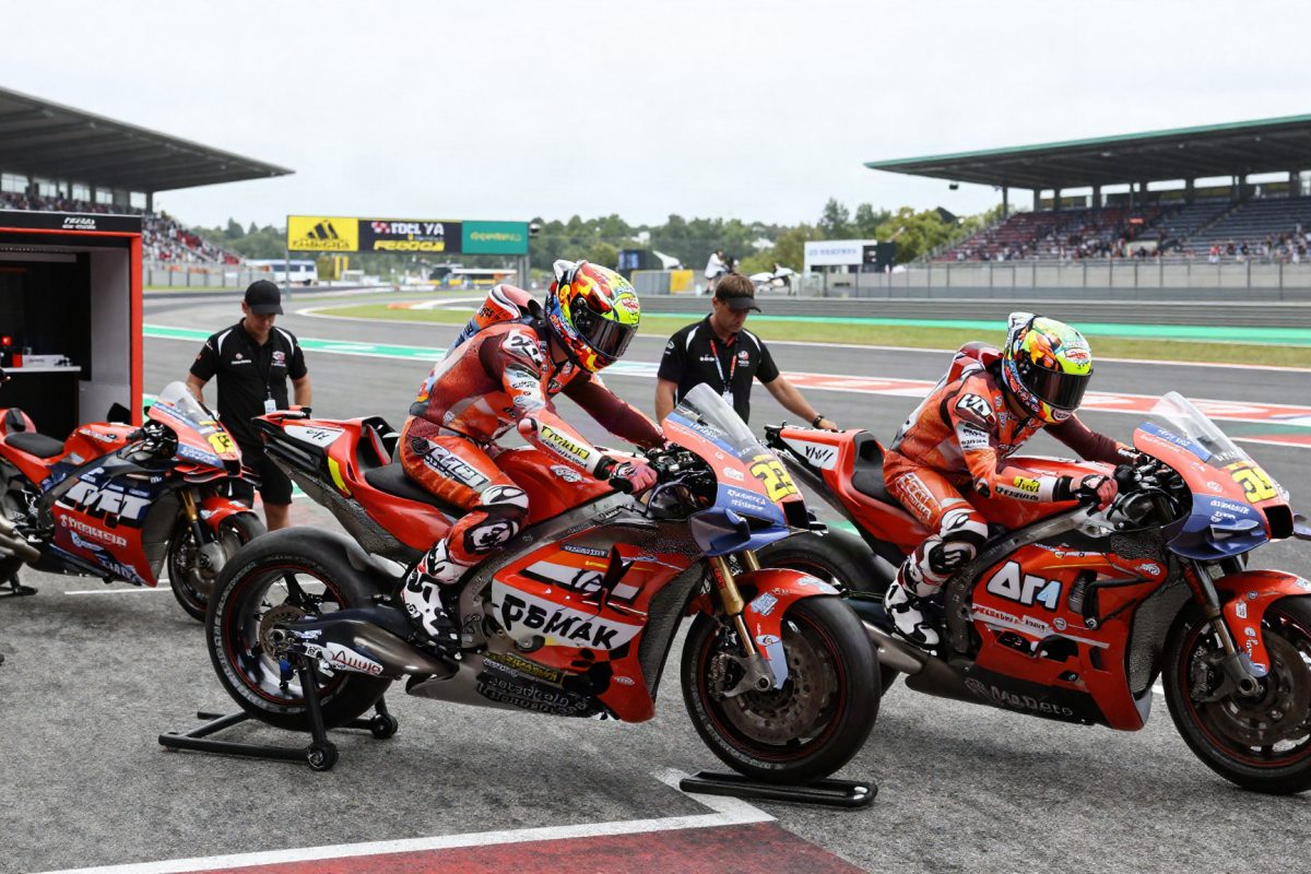 MotoGP, Pecco Bagnaia: incidente drammatico al via