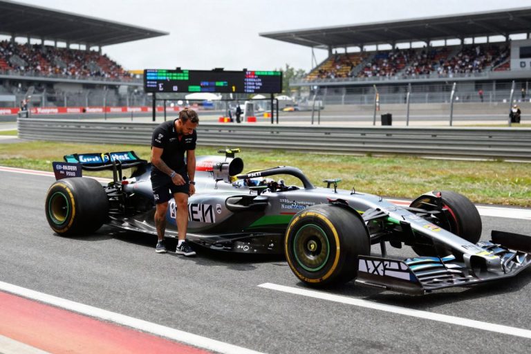 F1, Lewis Hamilton trionfa nel GP di Giappone al Fuji