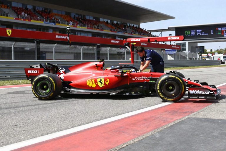 Leclerc smentisce voci a Baku: l'episodio con la stampa Ferrari